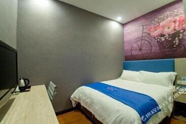 Pai Hotel Zhuhai Xinxiangzhou China Resources Vanguard Minzhu Railway Station