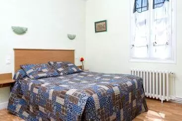 Logis Hotel De Paris