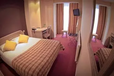 Brit Hotel Les Voyageurs