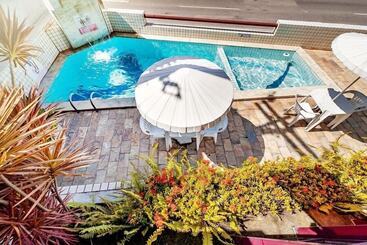 בית מלון כפרי Happy Ponta Negra Express