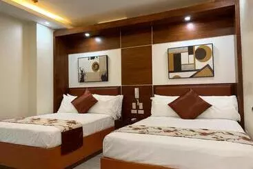 Hotel Rustic Crown