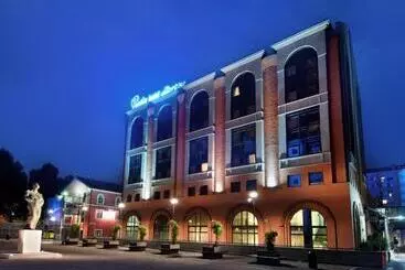 Pacific Hotel Fortino