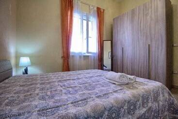 Nocleg ze śniadaniem Triple Room City Centre With Ac,wifi,garden,bike
