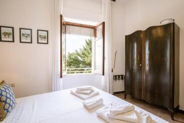 Bed and Breakfast Giaminera Rooms & Art Studio