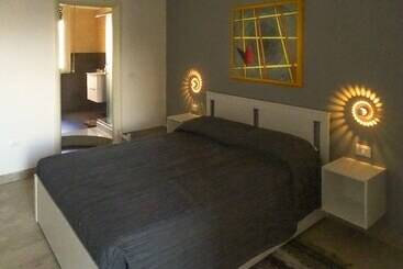 تختخواب و صبحانه Quadrifoglio Verde