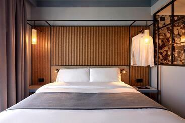 مسافرخانه Garden