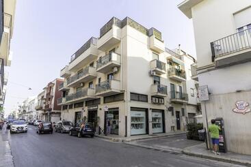 تختخواب و صبحانه Dimora Le Grottaglie