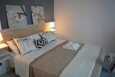 تختخواب و صبحانه Up&b Rooms Catania