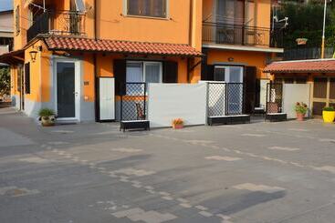 Пансион Guesthouse Perfect Station