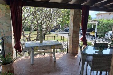 פנסיון Villa Emy