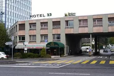 Hotel 33
