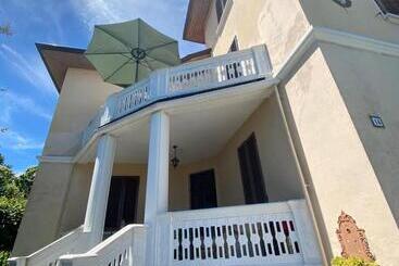 ベッドアンドブレックファースト Swanlake Rooms