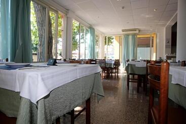 هتل Serafini Misano Adriatico