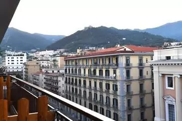 تختخواب و صبحانه Attico 195