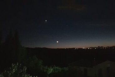 تختخواب و صبحانه Bed House Floristella