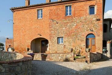 Pensió Agriturismo La Nora