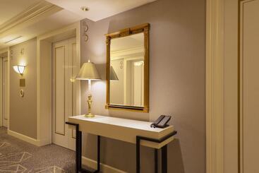 فندق Nagoya Marriott Associa