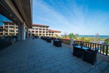 Arcadia Seaside Holiday Hotel Beidaihe