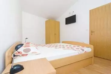 Rooms & Apartments Barišić