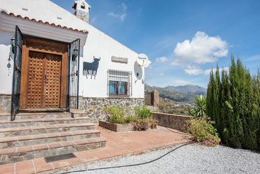 Spacious Cottage With Private Pool And Beautiful Views Of Mountains And Sea