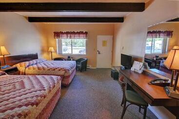 茅舍 Idle A While Motel And Cabins