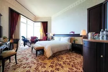 בית מלון כפרי The Empire Brunei