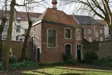 مبيت وإفطار Het Rustpunt