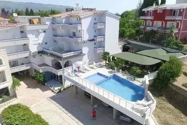 Victoria Apartments