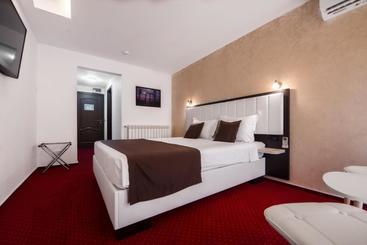 호텔 Km Zero   Vama Veche