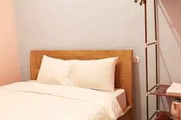 Hotel Roomz Budget Residence