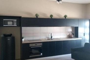 Отель Kindred Parkside Apartments