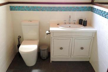 Bed and Breakfast Base Guest House