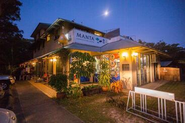 Общежитие Manta Lodge Yha & Scuba Centre