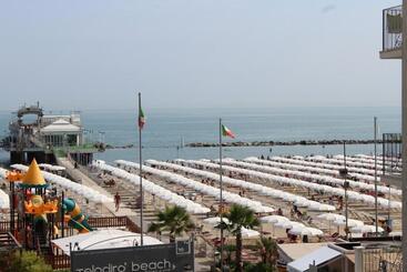 בית מלון כפרי Splendid