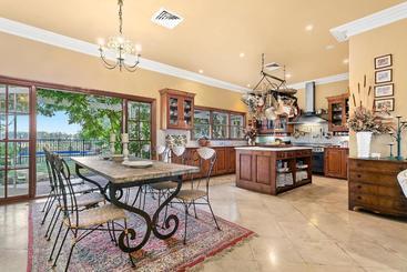 Hotel Vinden Estate Homestead, Pokolbin