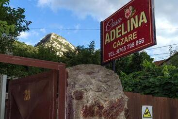 پانسیون Casa Adelina