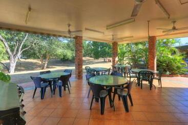 Heritage Lodge Motel