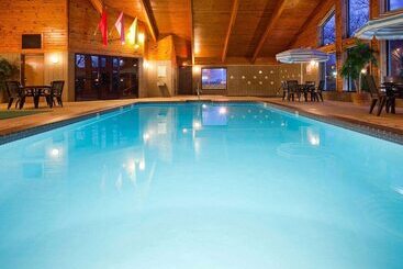 ホテル Americinn By Wyndham West Burlington
