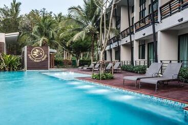 Hotel Lumphawa Amphawa