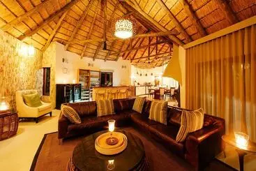 Hotel Tambuti Lodge