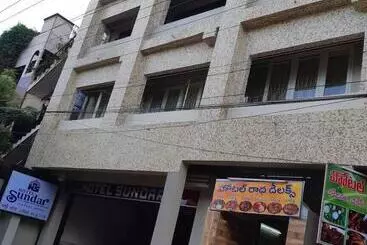 Iroomz Hotel Sundar