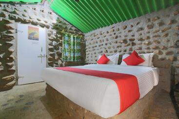 בית מלון כפרי Jungle Book Resort