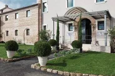 Lomakeskus Borgo Pilotti Hotel & Restaurant