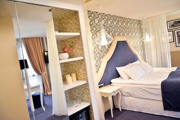 Hotel Capitolina City Chic