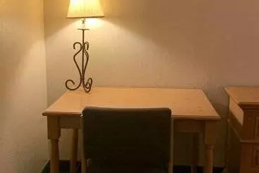 호텔 Regency Inn And Suites