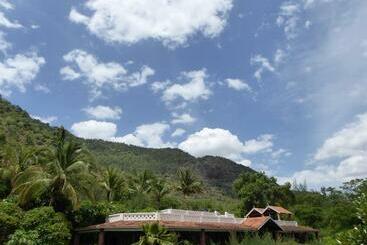 Pension Cardamom House