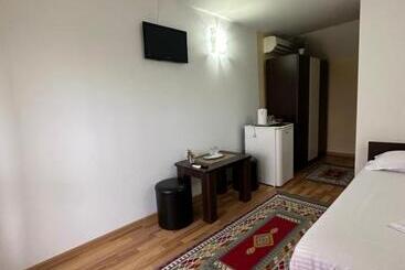 Pensionat Casa Cu Flori Corbu