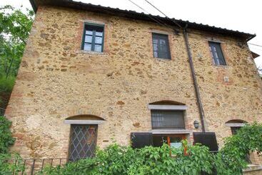 Boutique Cottage In Poggibonsi With Pool