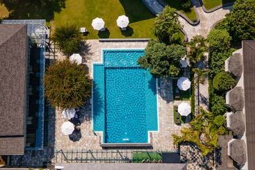 هتل Barahi Pokhara