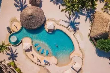 هتل Captain Morgan's Retreat